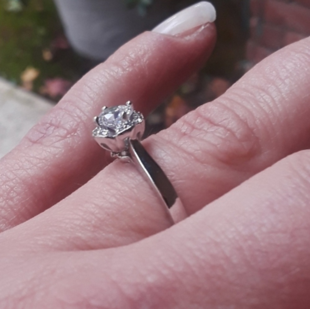 White Sapphire Wedding Ring - Picture 4 of 8